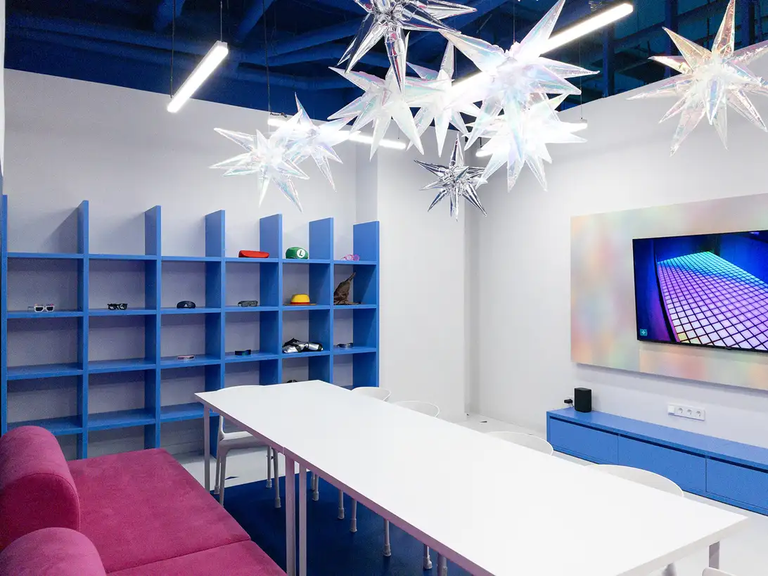 Комната «Неон»